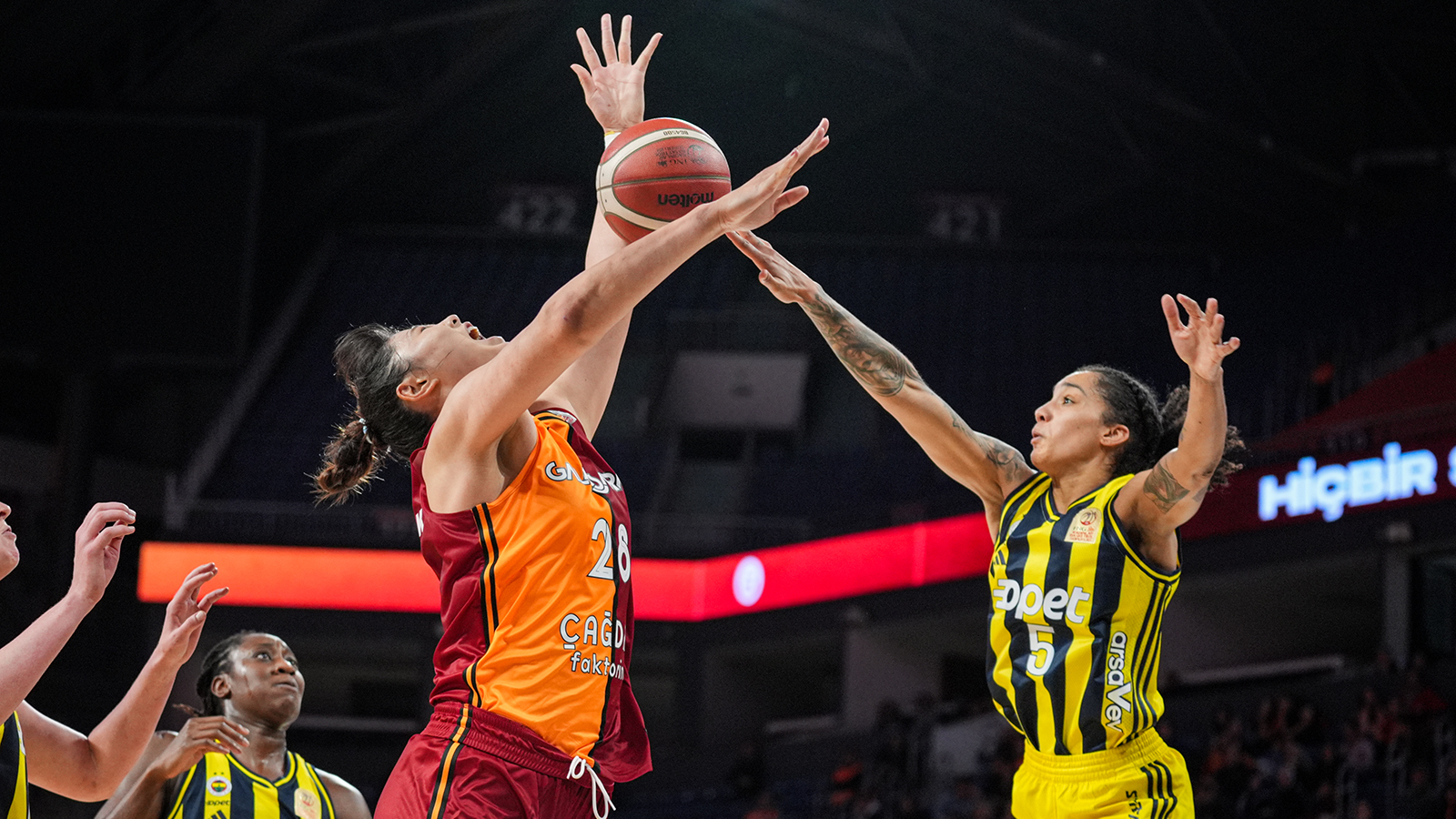 Namağlup lider Fenerbahçe, derbide gücünü bir kez daha gösterdi! 4 495326