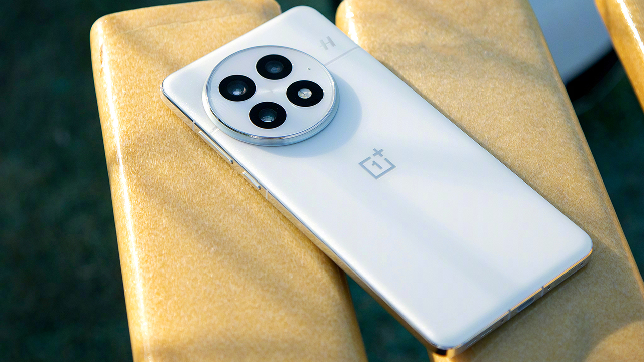 OnePlus’ın uygun fiyatlı amiral gemisi ortaya çıktı! 2 OnePlus 13 camera