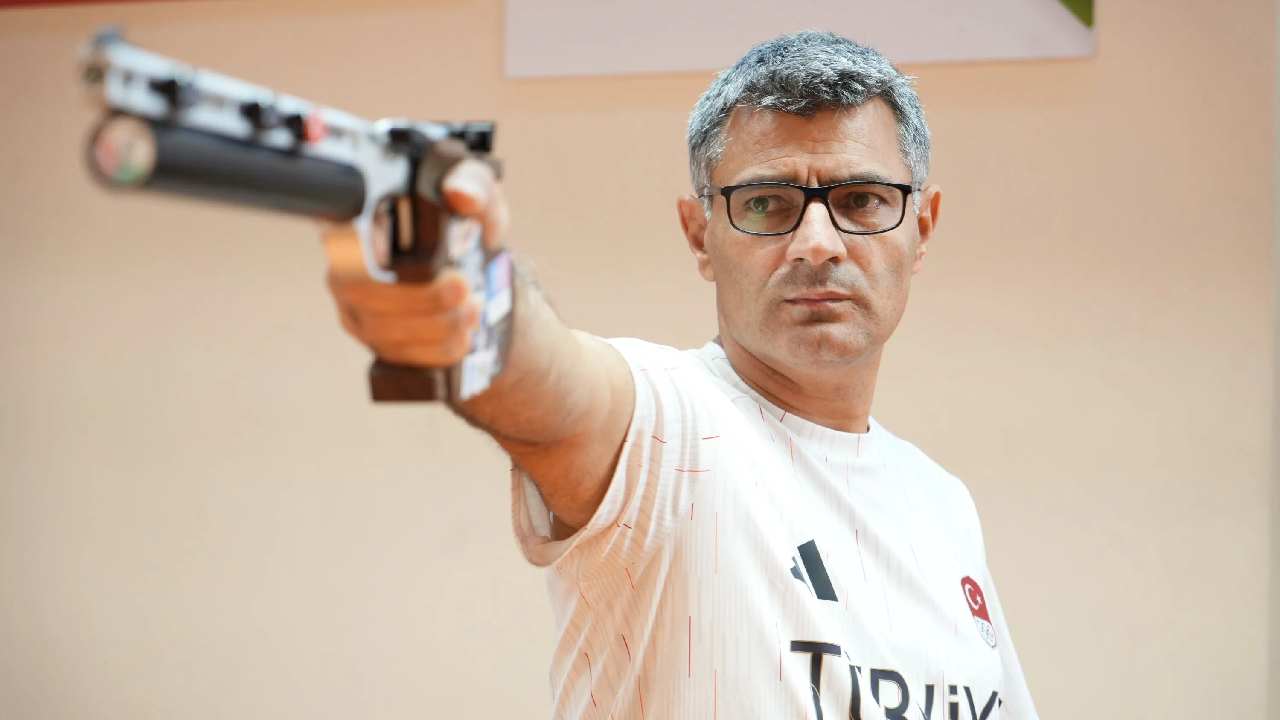 Yusuf Dikeç, atış tarzıyla yabancı diziye konuk oldu! 38 yusuf dikec