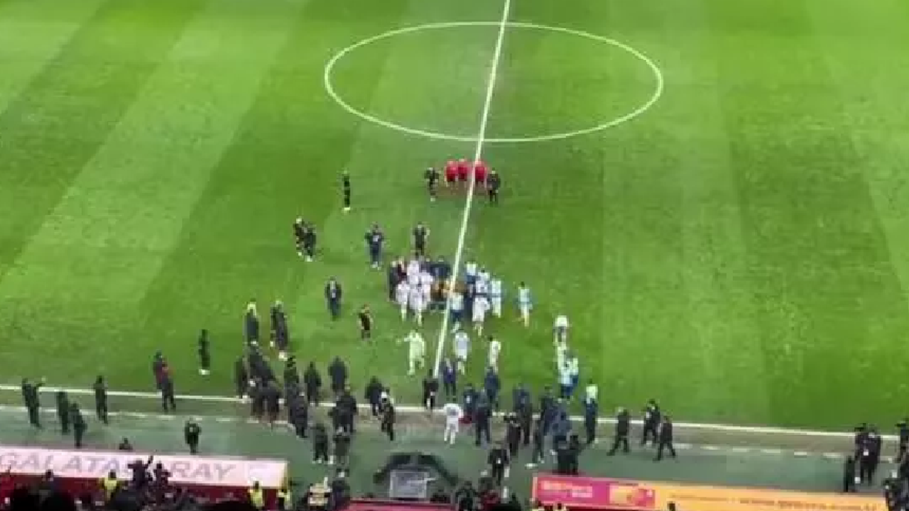 Adana Demirspor Olayı Sonrası TFF'den Tarihi Ceza Kararı! 18 500329