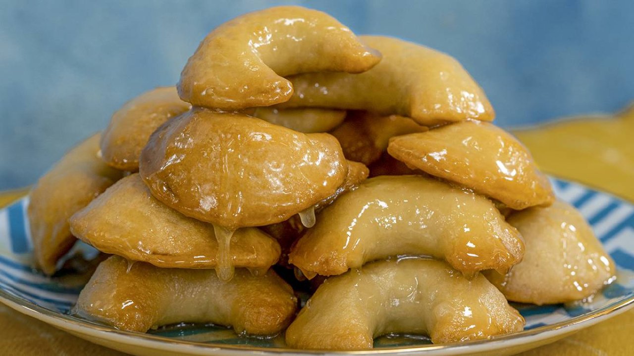 Asla kuru kalmıyor! Kurabiye sevmiyorum diyen kalmayacak: İşte şerbetli kurabiye tarifi 9 500580