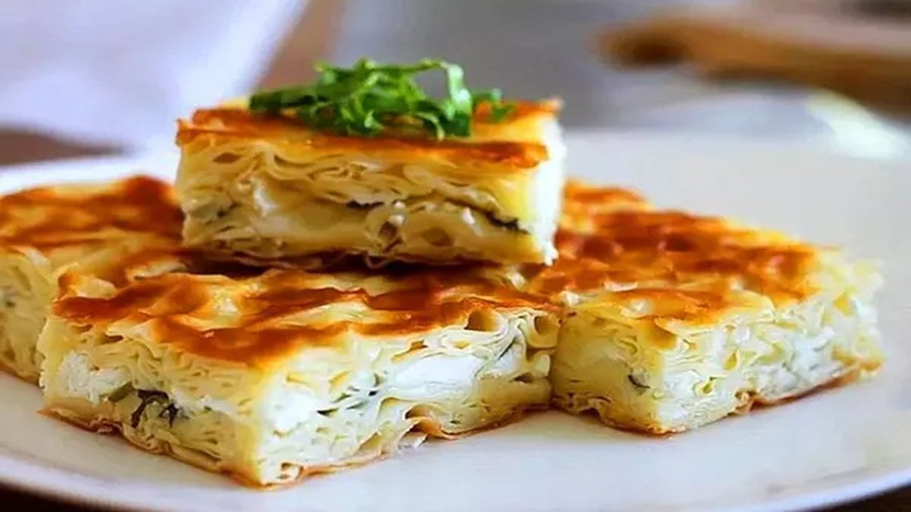 Hamur yoğurup açmanıza gerek olmayan pratik su böreği tarifi! 1 501438