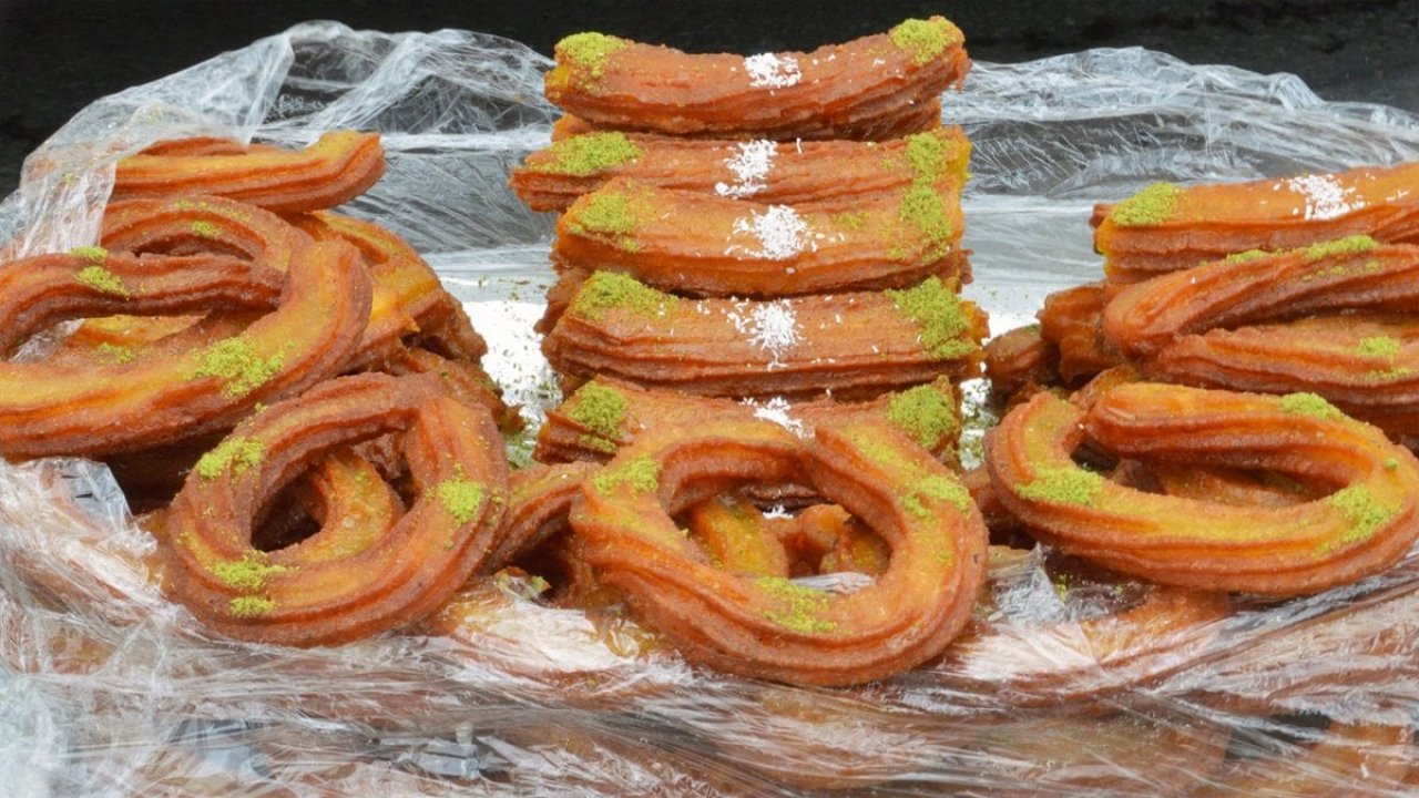 Evde çıtır çıtır halka tatlısı yapmanın püf noktaları! Bu tarifle dışarıdan almayı bırakacaksı.. 13 502554