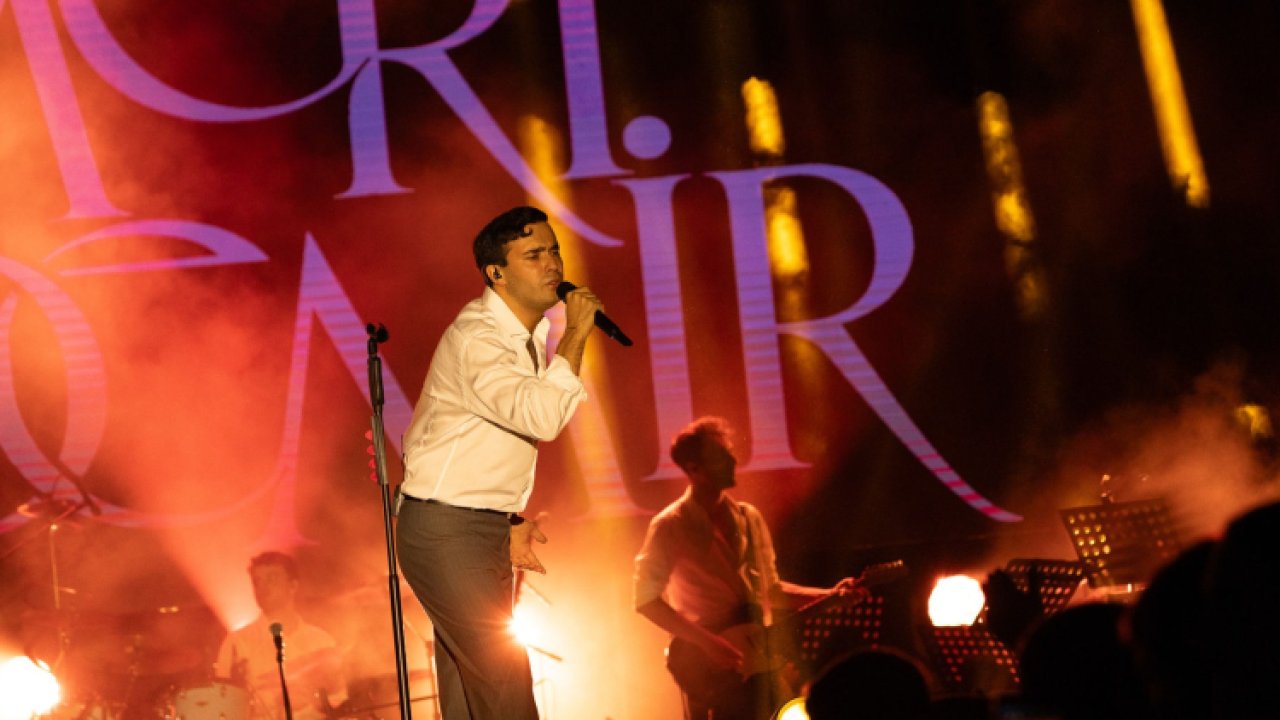 Bilirkişi raporu ortaya çıktı; Mert Demir'in müzik listelerini sallayan şarkısı çalıntı mı? 10 503710