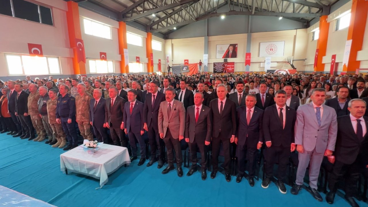 Bakanlar, Yüksekovaspor’un kutlama törenine katıldı! 4 507427