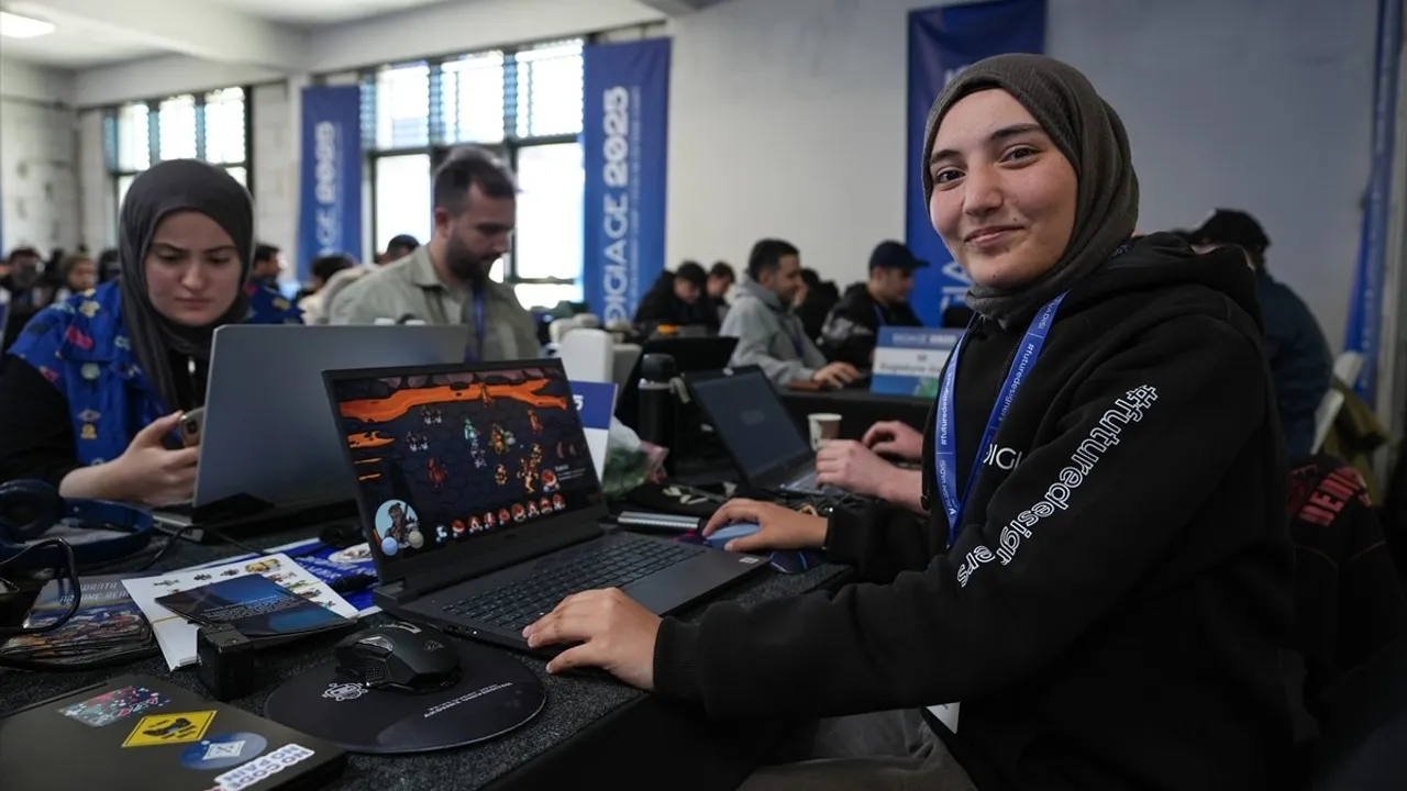 Bu yaz gençler oyun oynamakla yetinmeyecek, kendi oyunlarını geliştirecek! 8 1 12.webp