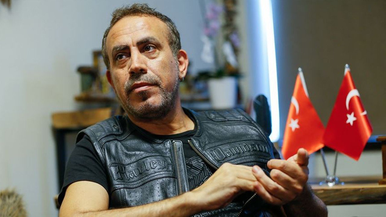 Haluk Levent, düğünde sahneye para saçılınca müziği kesti 15 500471