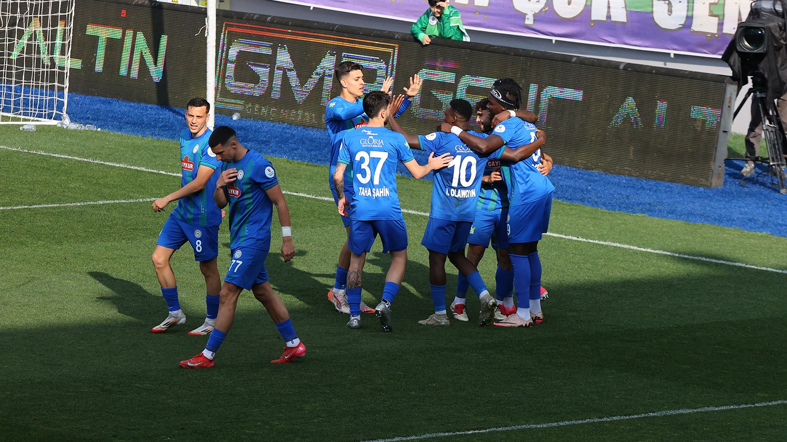 Rizespor sezonu farklı galibiyetle kapattı, Hatayspor küme düştü 1 520393