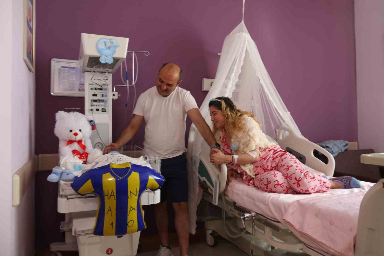 Fenerbahçeli baba hastanede kutlama yaptı: Oğlumla şampiyonluk istiyorum 6 523338