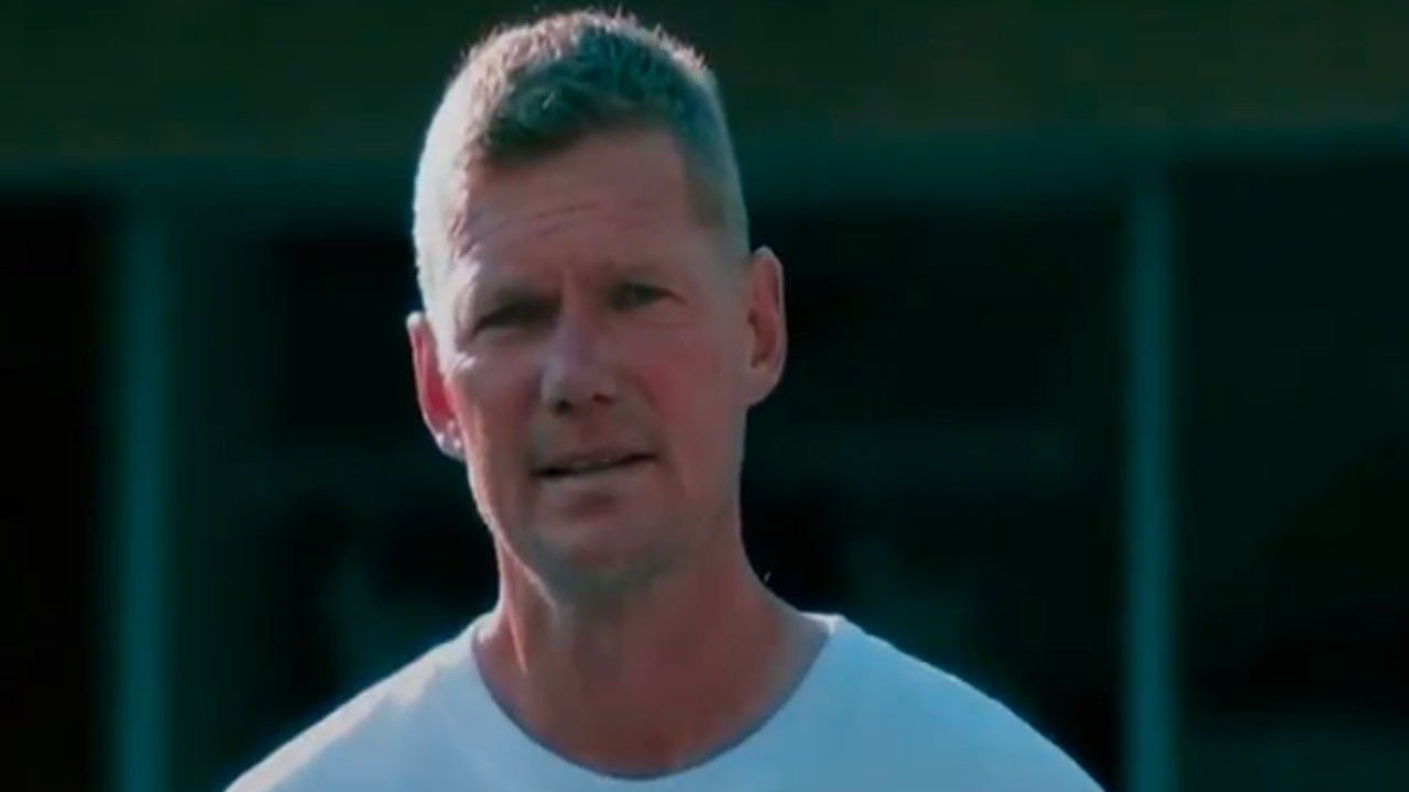 Reis sağ koluyla yollarını ayırdı 13 524015