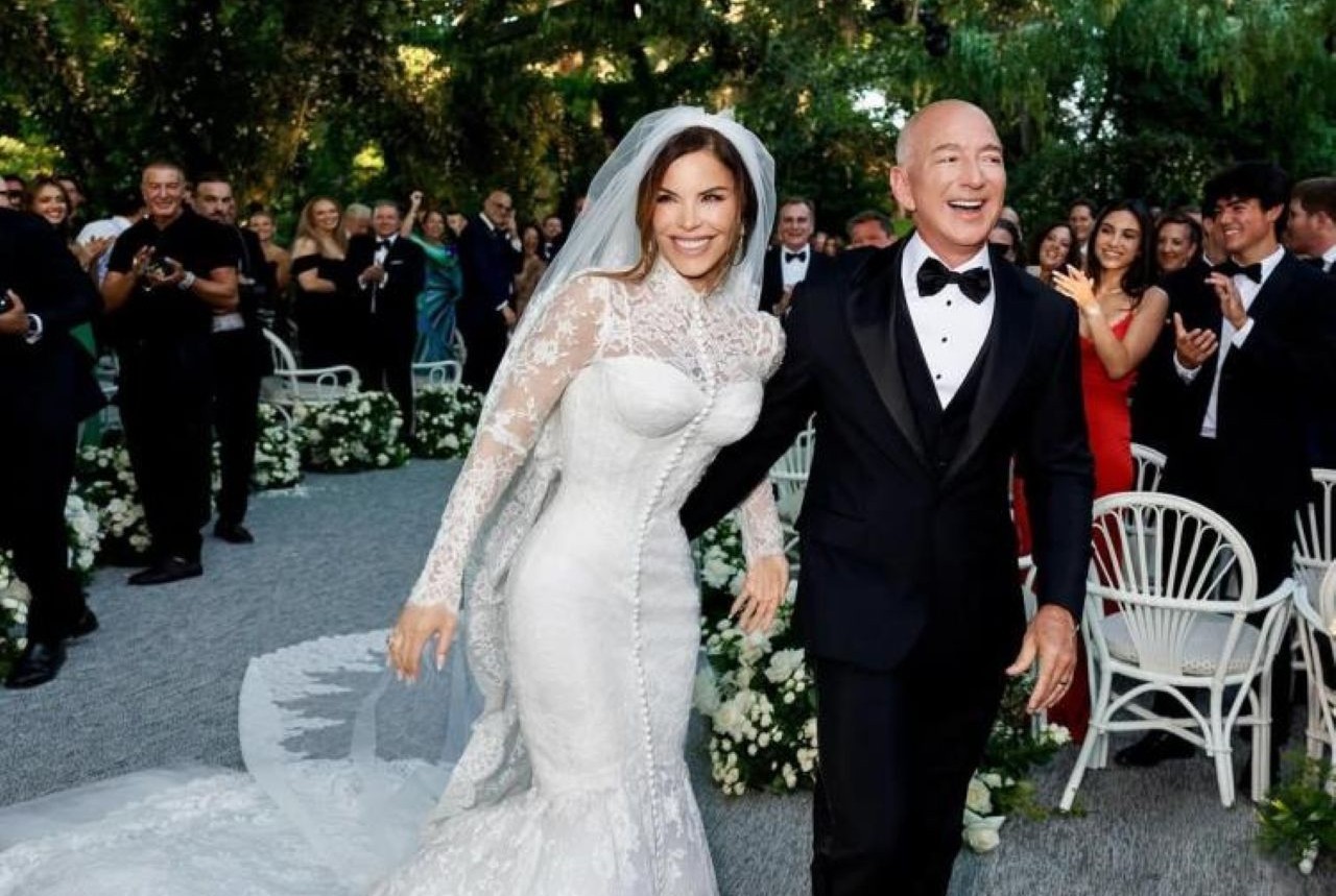Jeff Bezos ve Lauren Sanchez Venedik'te evlendi: “Yılın Düğünü” protestolarla gölgelendi 10 526054