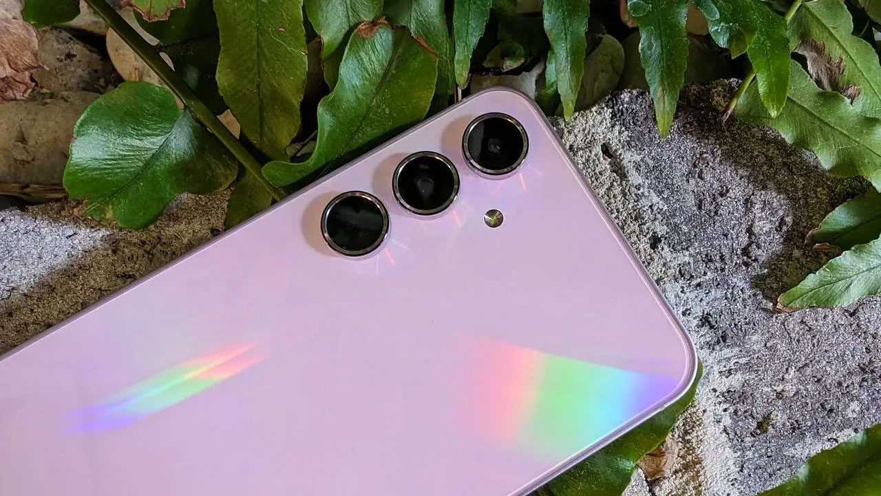 samsung galaxy a56 guvenlik guncellemesini genisletiyor 2