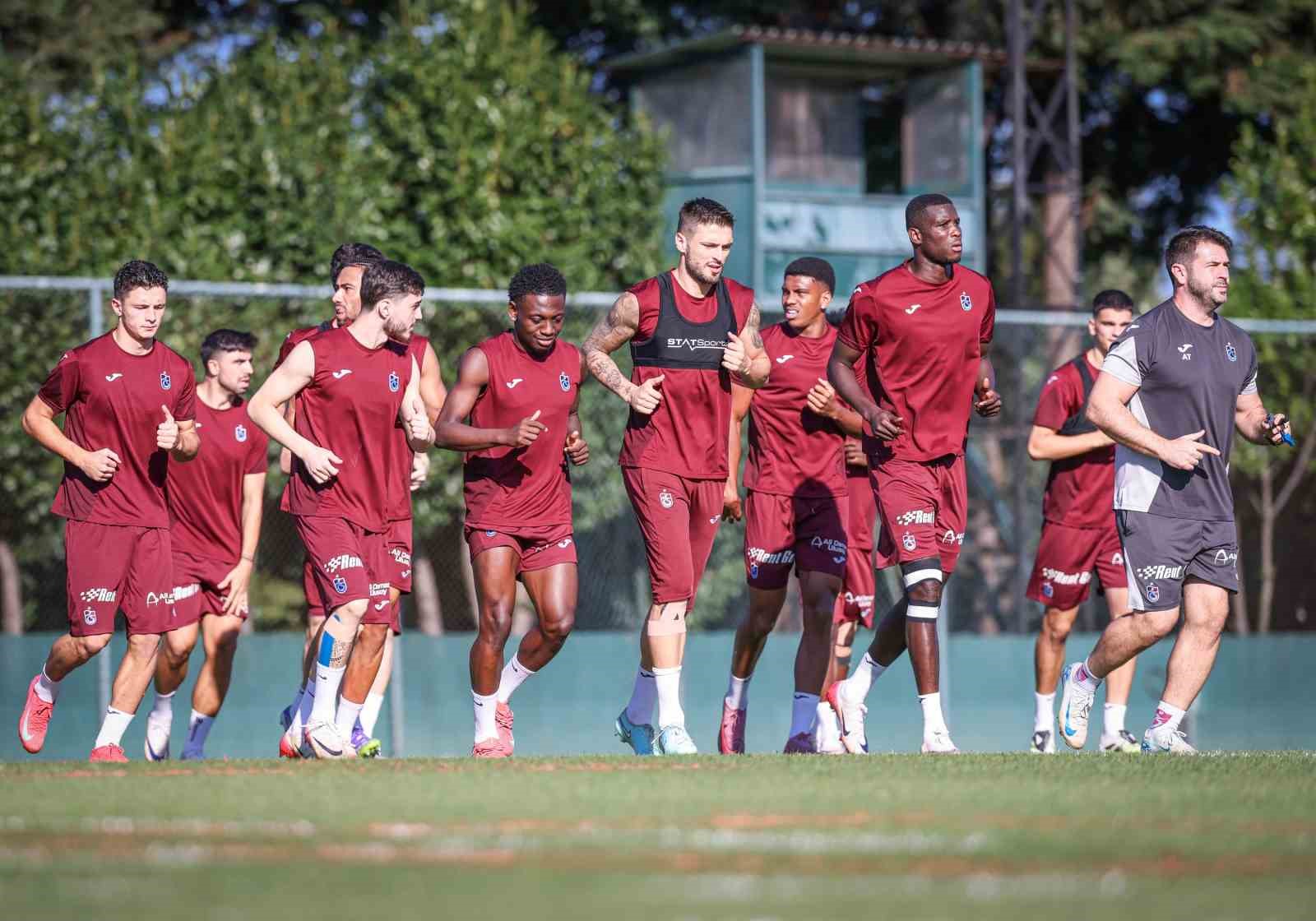 Andre Onana, bordo-mavili takımla ilk antrenmanına çıktı 10 539409