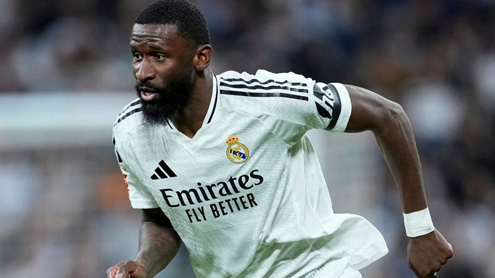 Real Madrid’in savunma oyuncusu Antonio Rüdiger sakatlandı 2 539410