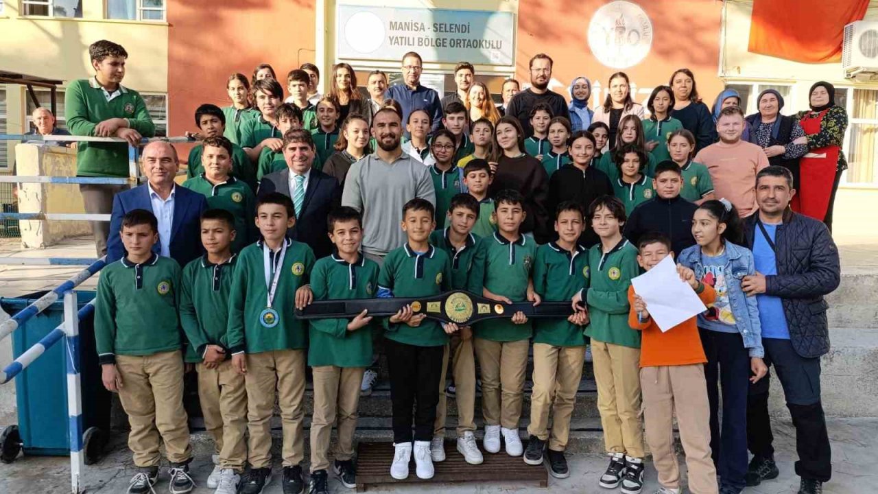 Dünya Şampiyonu Güreşçi Feyzullah Aktürk, Öğrencilerle Tecrübelerini Paylaştı 1 547162