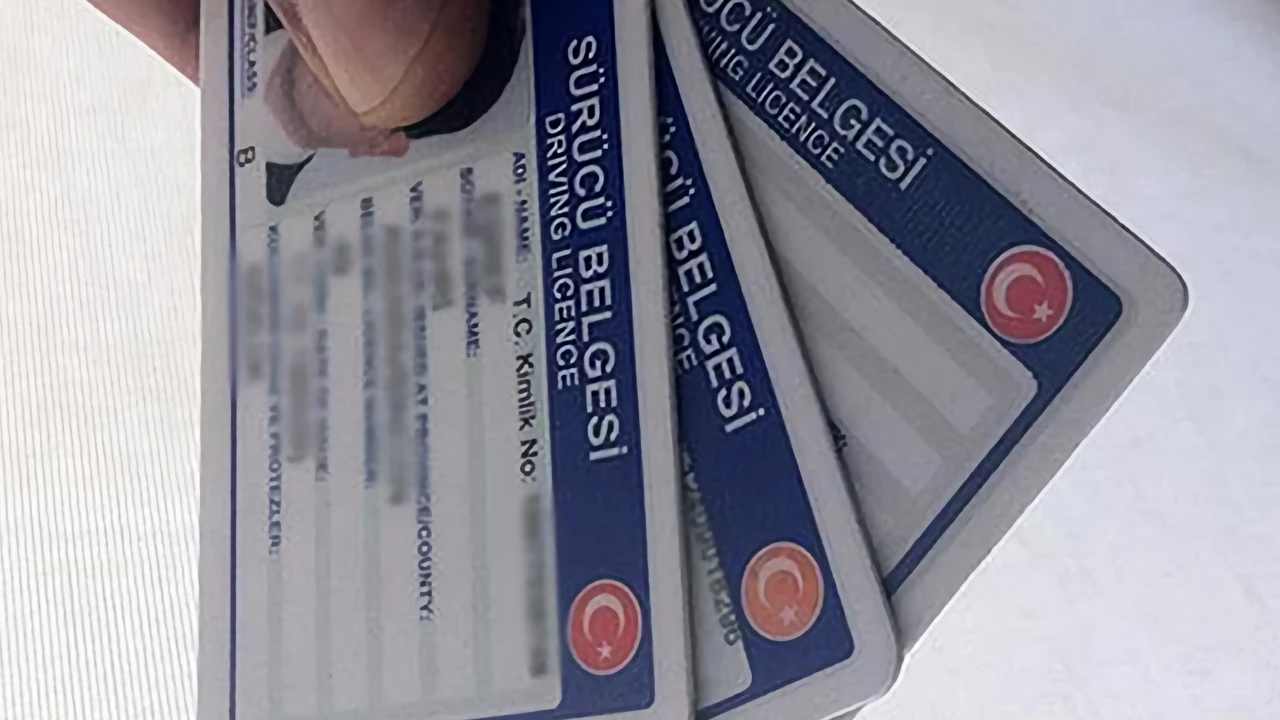 Eski ehliyet yenileme için son tarih uyarı! Fiyat 495 katına çıkacak! 8 ehliyet yenileme.webp