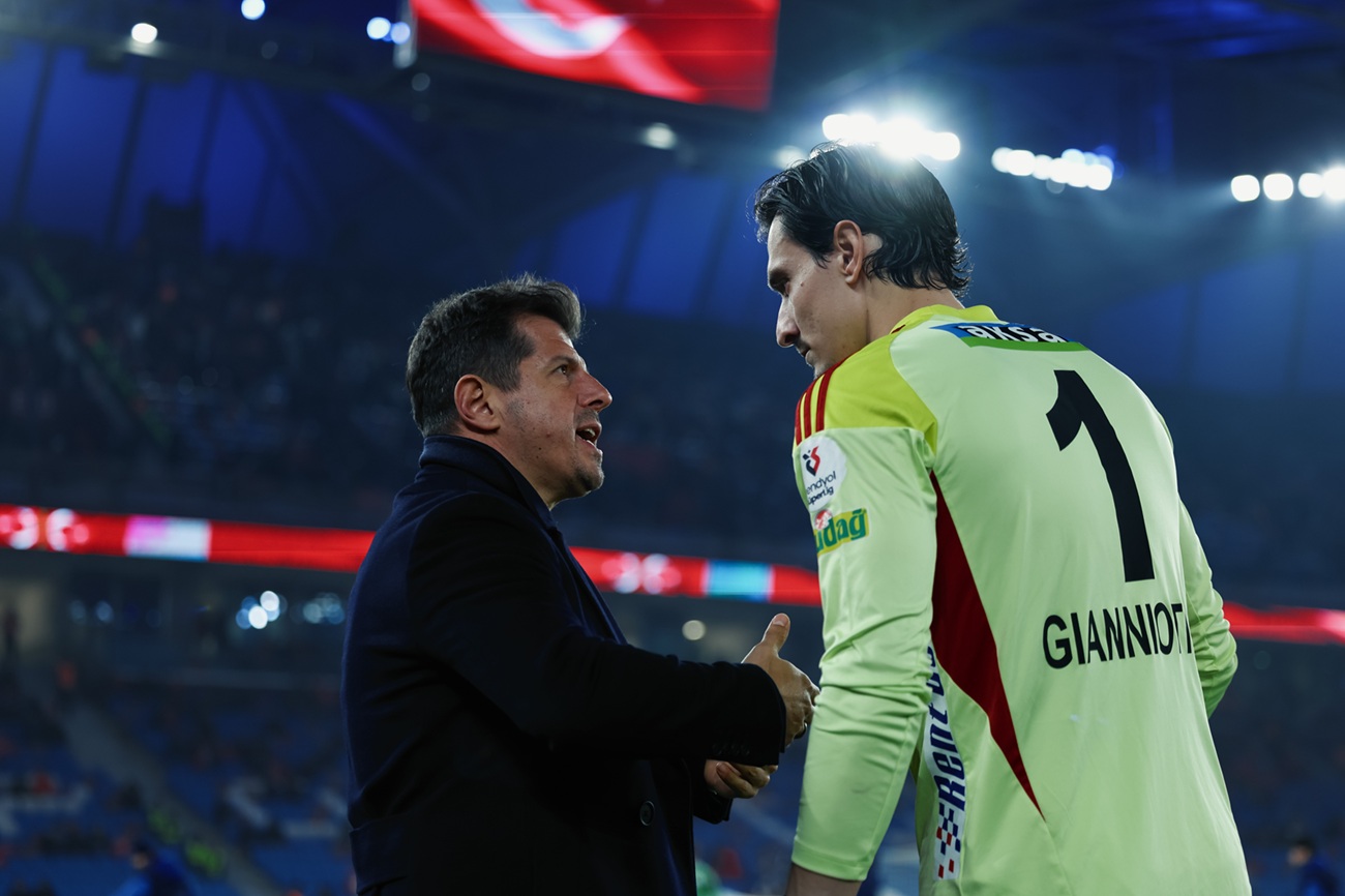 “Aynı pozisyon Galatasaray’da olsa kart çıkar mıydı?” 15 554848