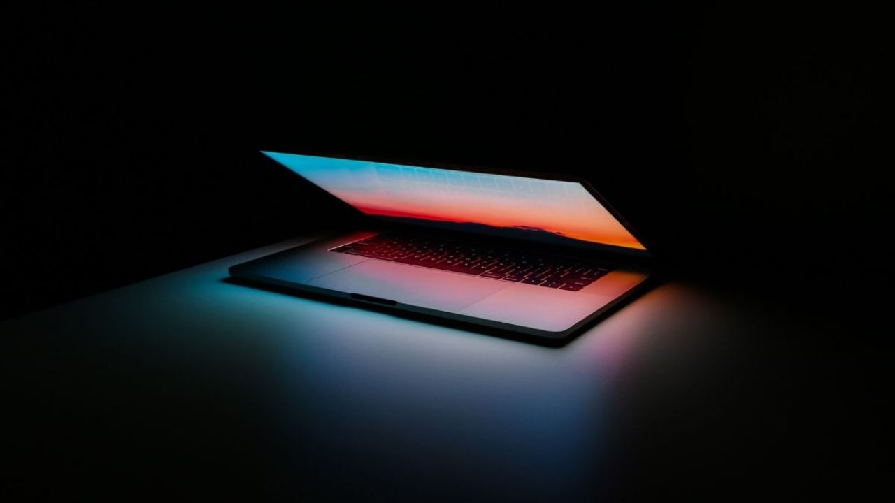 M6 MacBook Pro OLED Üretimi Başladı 21 oled ekranli macbook pro cikis tarihi degisti 2