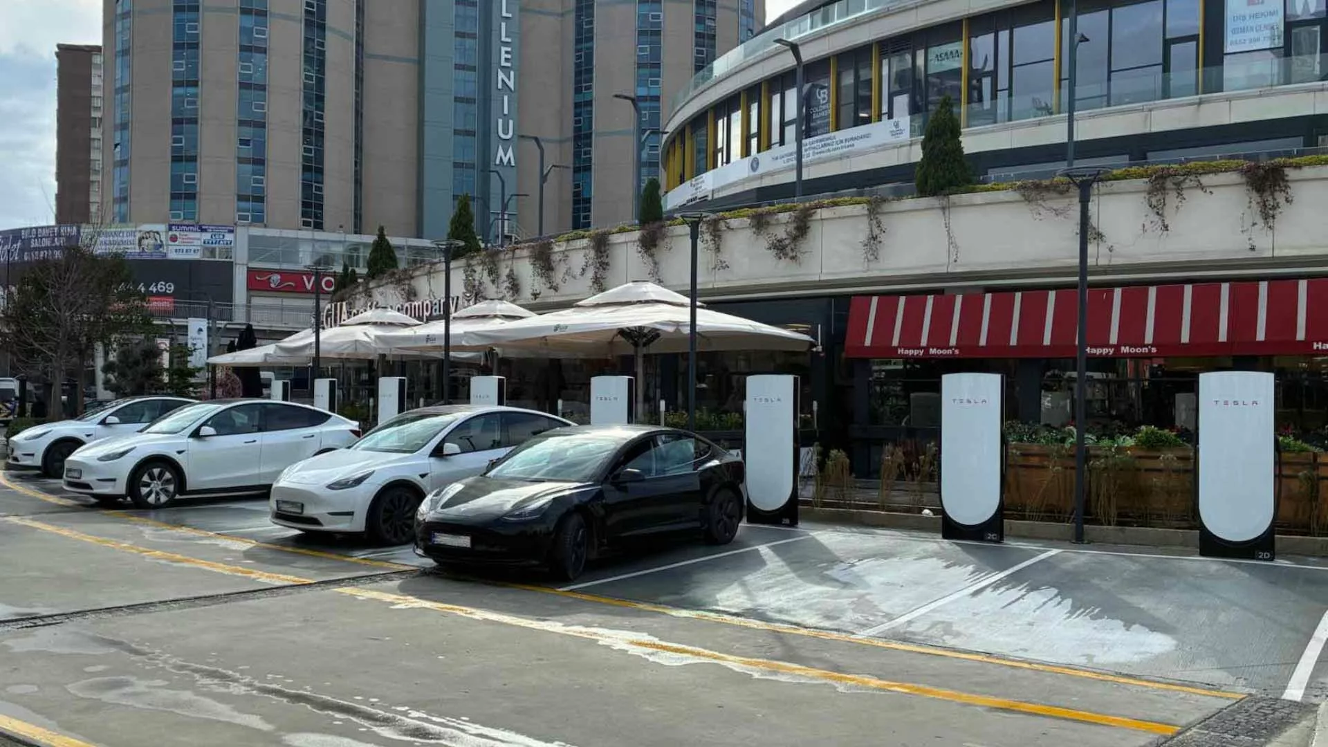 Tesla Supercharger İstanbul'da hizmete girdi: Yeni konum 4 2026 02 19 08 35 47 31f49 1.webp