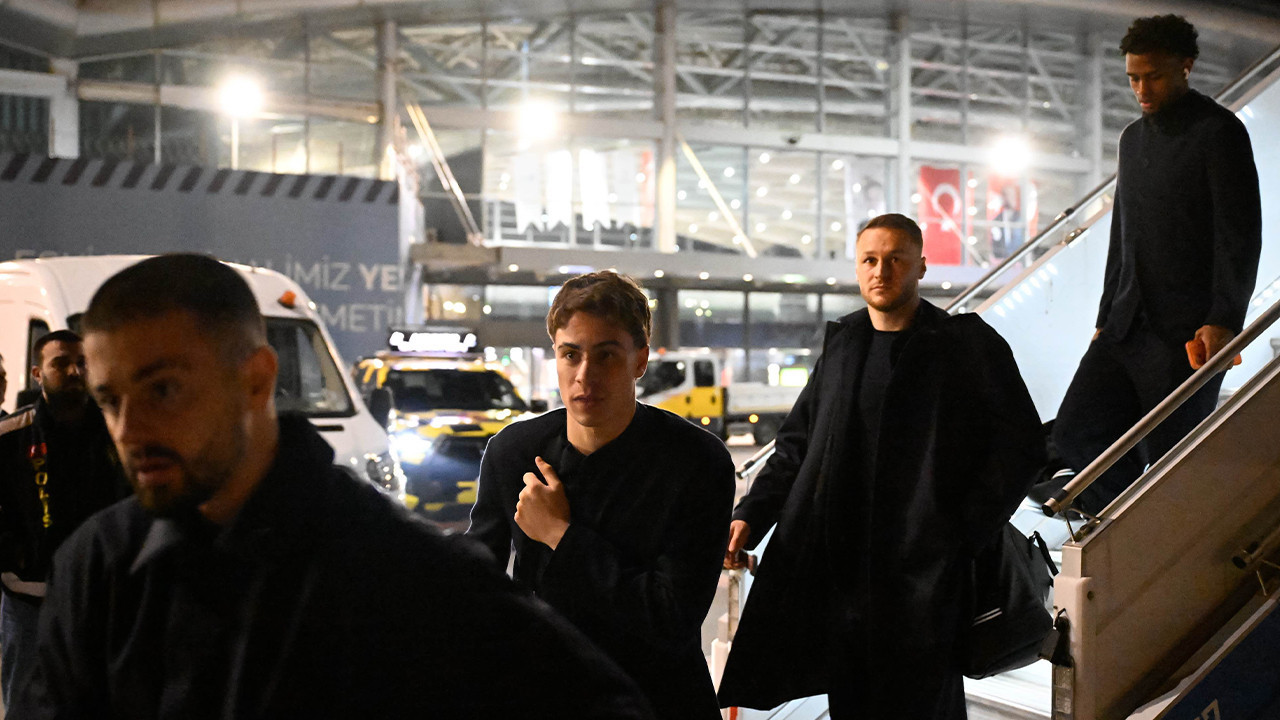 Juventus İstanbul’da! Kenan Yıldız’a Havalimanında büyük ilgi 10 555564