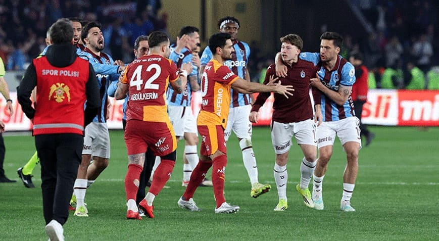 Trabzonspor'dan Abdülkerim Bardakcı açıklaması: "Sözlü sataşmada bulundu" 1 556974