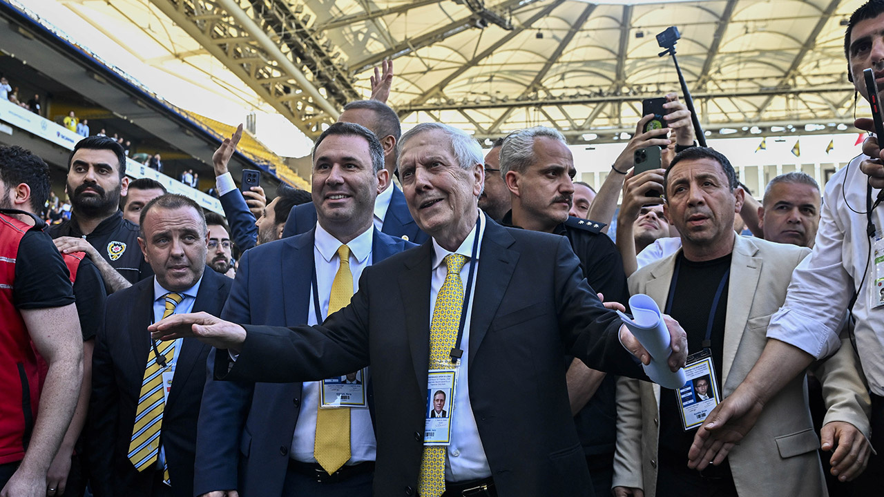 Fenerbahçe'de tarihi dönüş! Aziz Yıldırım yeniden başkan seçildi 3 560179