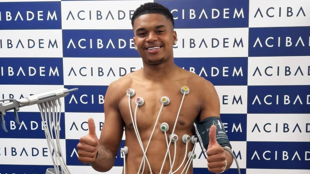 Trabzonspor'dan 8,5 milyonluk tarihi transfer! Noah Saviolo ile 5 yıllık anlaşma sağlandı 1 560204