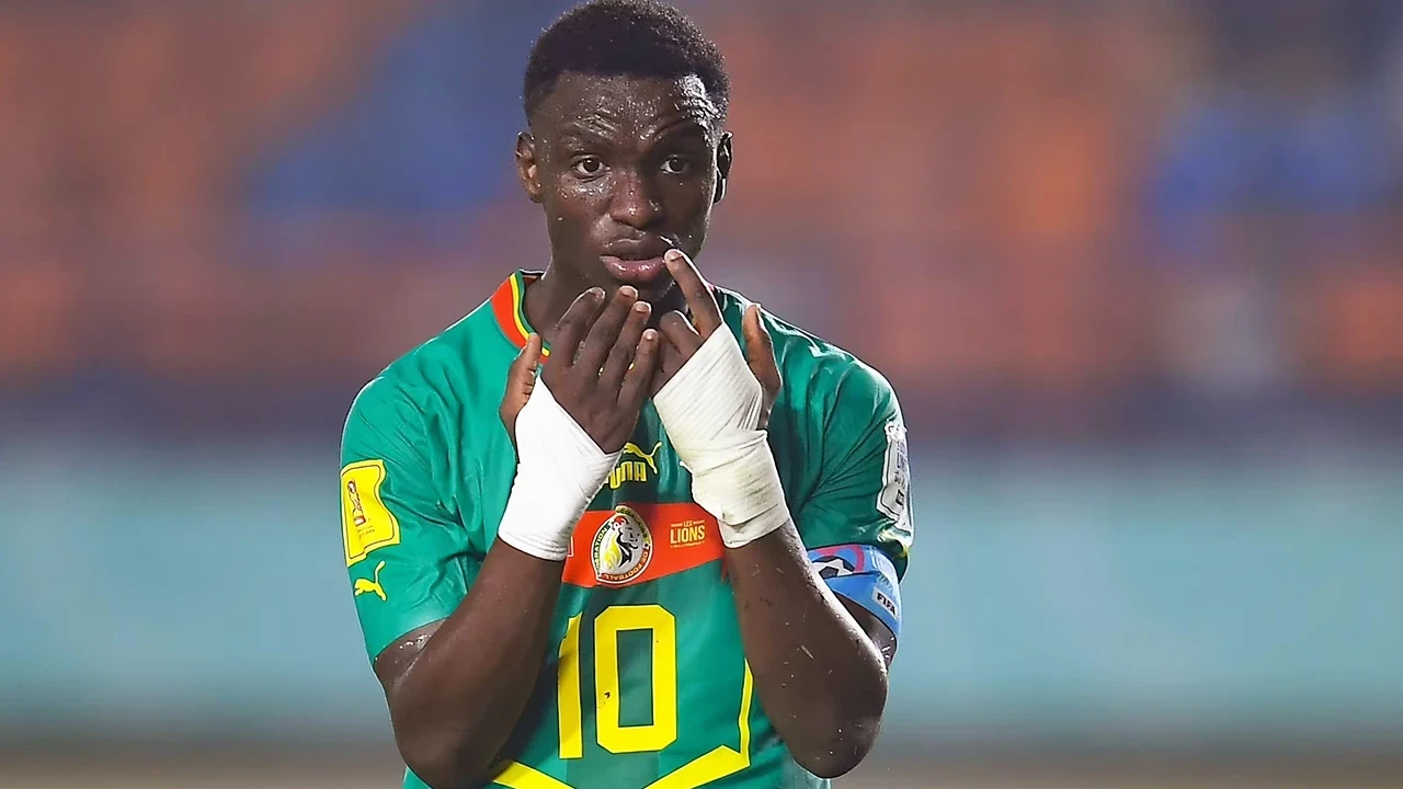 Fenerbahçe'den bir transfer daha! Amara Diouf imza için İstanbul'da 1 560534