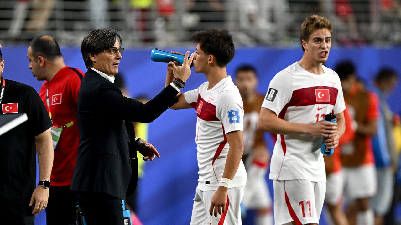 Montella, Paraguay maçında gördüğü sarı kartla Dünya Kupası tarihine geçti! 2 560593