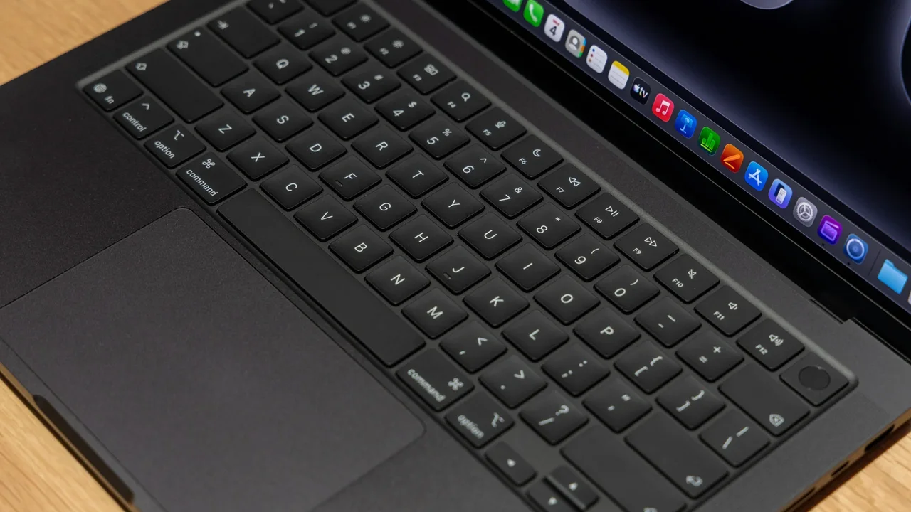 Yeni MacBook Pro Ekranında Korkunç Hata 7 yeni macbook pro ekraninda korkunc hata.webp
