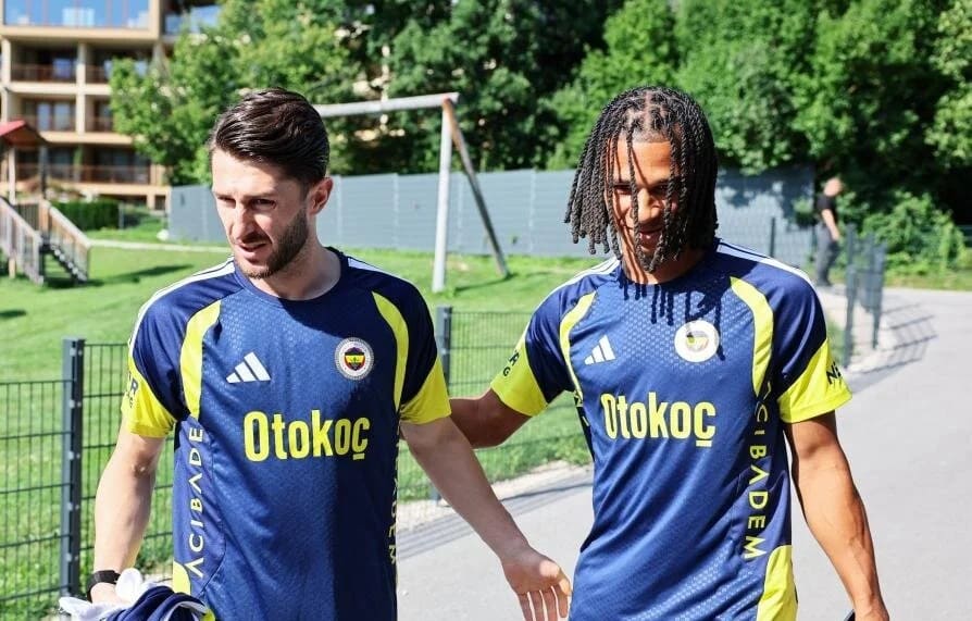 Fenerbahçe yeni transferine kavuştu: Nathan Ake kampa katıldı 1 561240