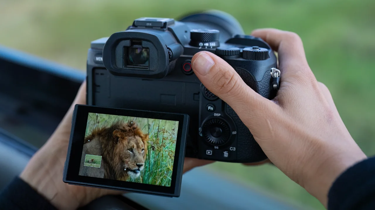 Sony RX10 Mark V Yapay Zeka Desteğiyle Tanıtıldı 1 Sony RX10 Mark V.webp