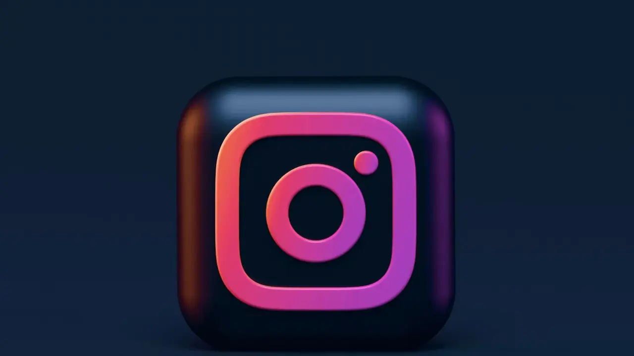 Instagram Tartışma Yaratan Özelliğini Geri Çekti 6 instagram carousel gonderilerinde her slayta ozel baslik eklenebiliyor.webp