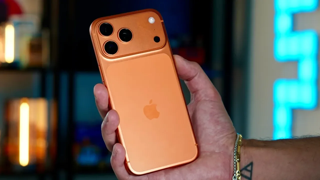 iPhone 17 Pro Max'i Gömdüler: 250 Yıl Sonra Açılacak 7 iphone 17 pro maxi gomduler 250 yil sonra acilacak.webp