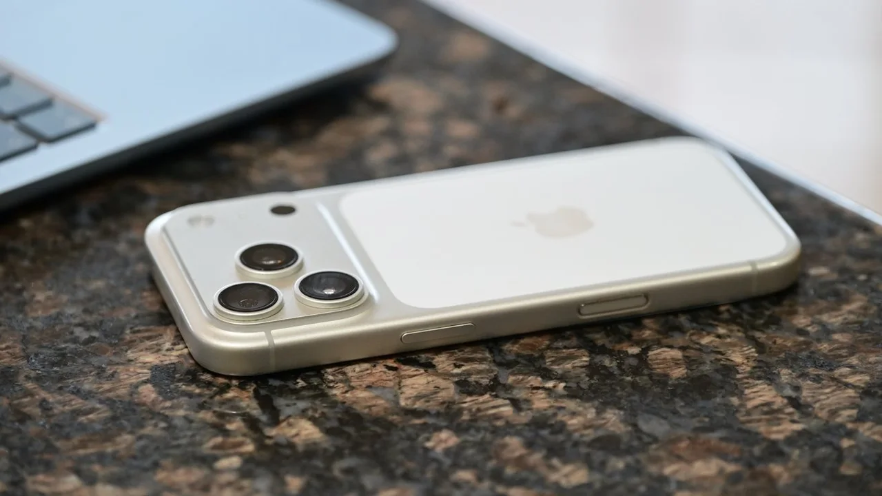 iPhone 18 Pro'da Kalınlık Artışı Bekleniyor 4 iphone 18 proda kalinlik artisi bekleniyor.webp